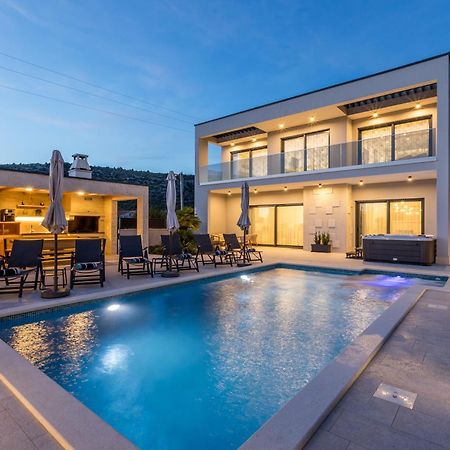 Luxury Villa Diana With Heated Pool And Jacuzzi Dograde Exterior foto