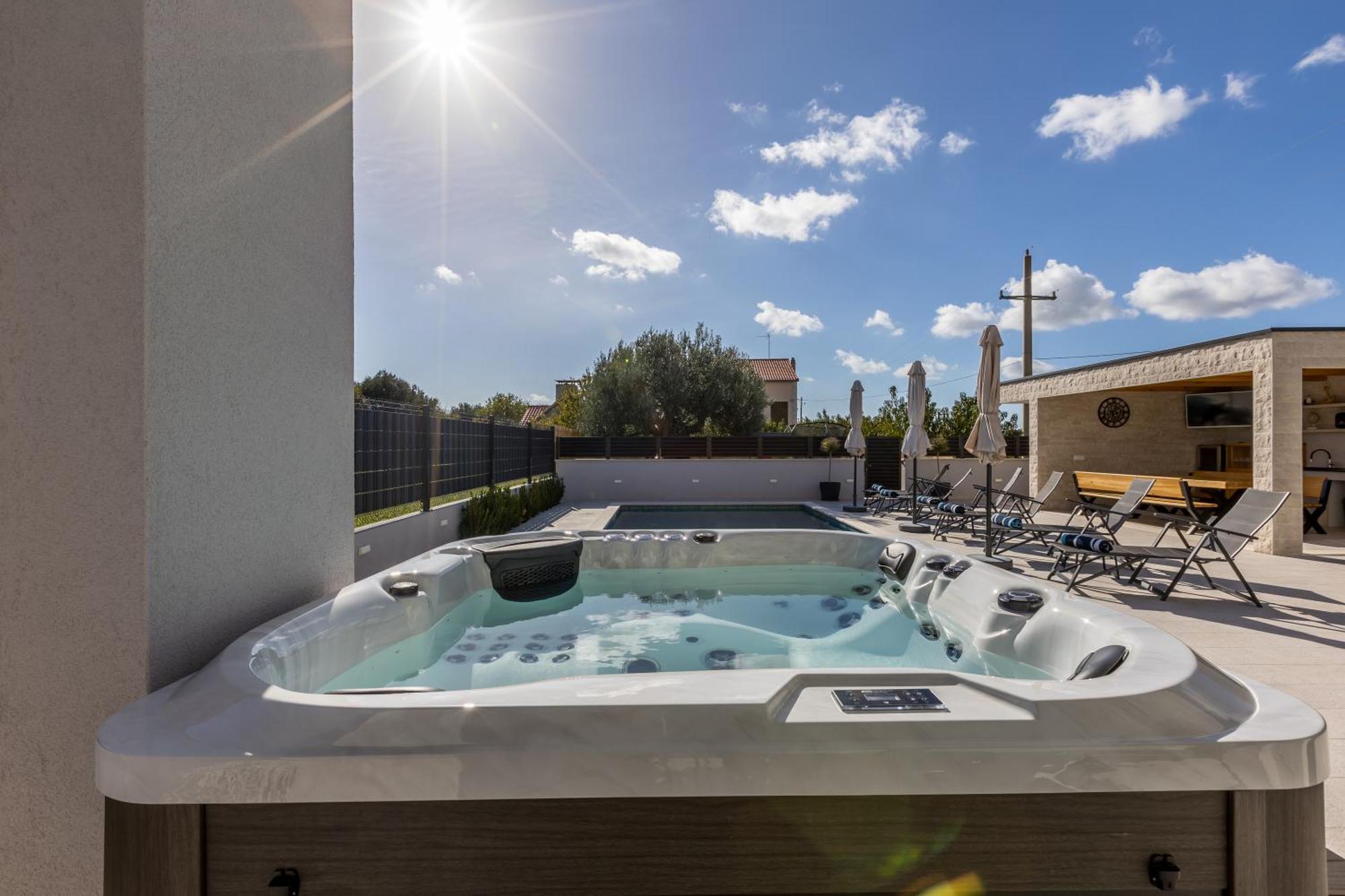 Luxury Villa Diana With Heated Pool And Jacuzzi Dograde Exterior foto